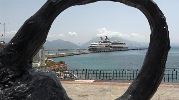 Alanya'ya kruvaziyerle 187 turist geldi