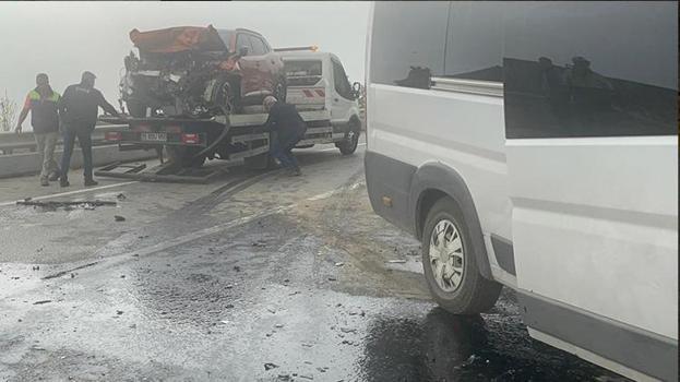 Bursa'da korkun kaza! Servis minibüsü ile otomobil çarpıştı: 2’si ağır, 12 yaralı
