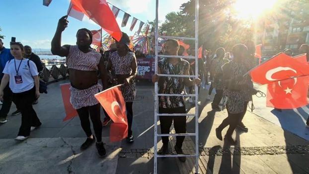 En ilginç 19 Mayıs gösterisi: Etiyopya'dan gelip 19 Mayıs'ı kutladılar!