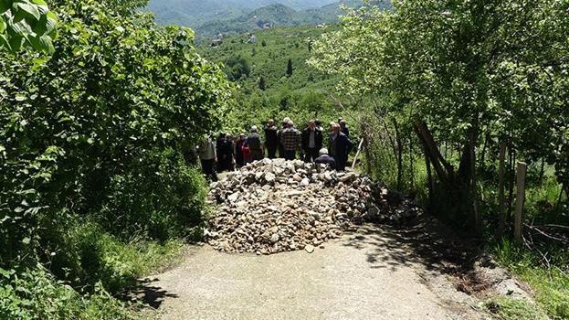 Trabzon'da mahalleli bu korkuya çözüm bekliyor! ‘Bazıları başka köyün nüfusuna geçti’