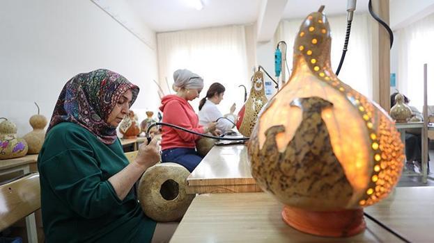 Nevşehir'de kadınların ekmek kapısı oldu! Bahçelerinde yetiştirdikleri ürünleri süsleyip satıyorlar