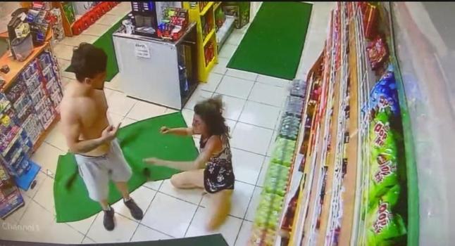 Akaryakıt istasyonunda şiddet skandalı! Tanımadığı kişi tarafından öldüresiye dövüldü: O anlar kamerada