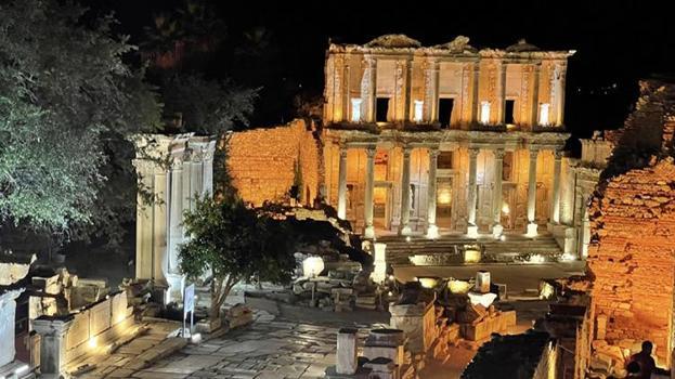 Müzeler artık geceleri ışıl ışıl: Gece müzeciliği rekora koşuyor