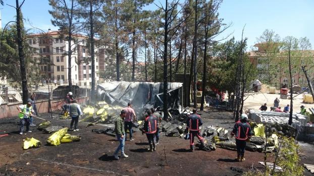 Malatya'da bir şantiyee çıkan yangın korkuttu! Depo küle döndü