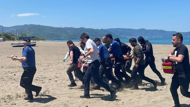 Ordu'da lise öğrencileri boğulma tehlikesi geçirdi! Sahilde büyük korku