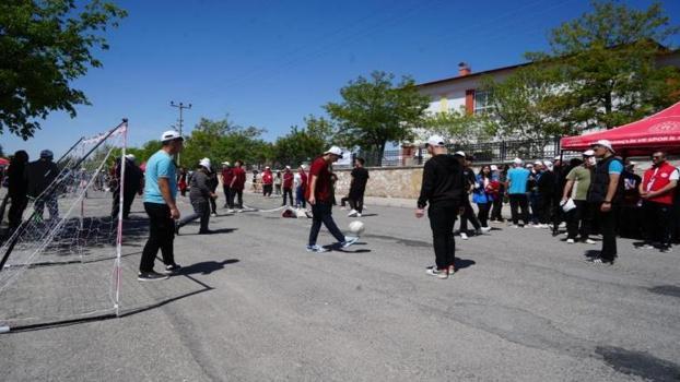 Niğdeliler bu sokakta geçmek için can atıyor!