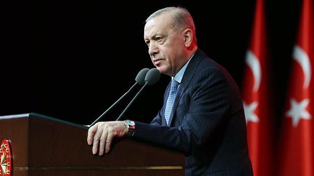 Cumhurbaşkanı Erdoğan: Darbecilerin ortaya koyduğu bir anayasayla Türkiye geleceğe yürüyemez