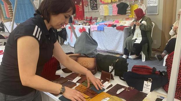 Eskişehir'de evinin odasında üretiyor! Atölye açmadan kendi markasını kurdu