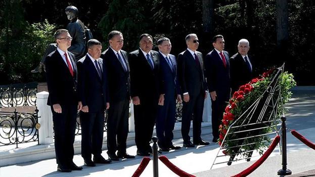 İçişleri Bakanı Ali Yerlikaya, Haydar Aliyev’in mezarını ziyaret etti