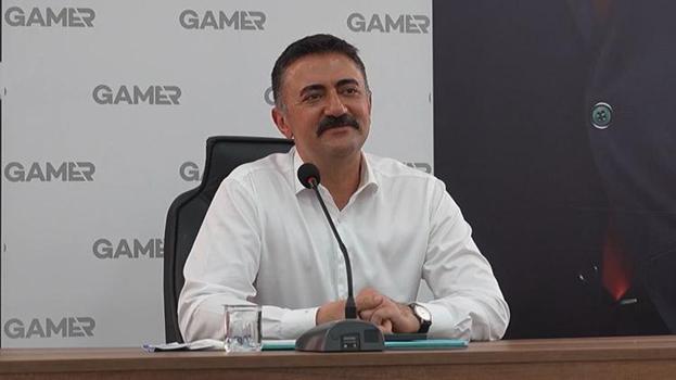 İçişleri Bakanlığı emrine alınan Tunceli Valisi kurum amirleriyle vedalaşarak kentten ayrıldı