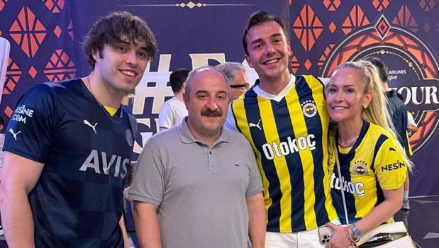 Mustafa Varank, Fenerbahçe'nin Final-Four yarı final maçını izledi
