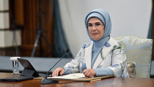 Emine Erdoğan: Aileyi dünyada yeniden hak ettiği saygın konuma yükseltebiliriz