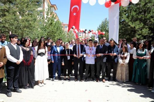 Ağrı'da herkes bilim adamı! Liseliler TÜBİTAK fuarına damga vurdu