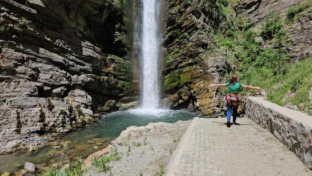 Diğer şelalelerin hepsinden farklı bir özelliği var! Bitlis'te görenler şaşırıyor