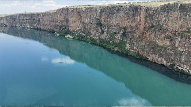 Güneydoğu'da gezilecek yerlere yeni bir rota eklendi! Yollar yapıldı, tekneler hazırlandı, kamp alanları düzenlendi; turistler akın edecek
