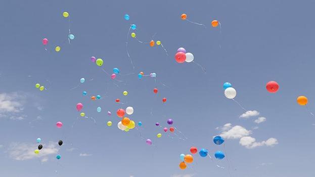 Mardin'de Gazzeli ve lösemili çocuklar için gökyüzüne balon bırakıldı