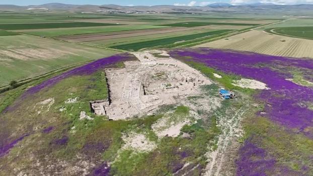 Kazı alanına geldiklerine karşılaştılar! Bilim insanlarının çevresini sardı: Sırrı araştırılıyor