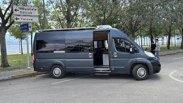 Bu minibüse binen girdiği gibi çıkamıyor! 2 bin lira vermeden kapı açılmıyor