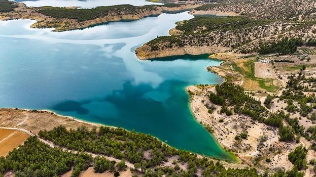 Mavinin ve yeşilin buluştuğu nokta: Torosların eteklerinde saklı doğa harikası keşfedilmeyi başlıyor