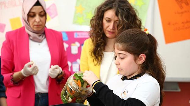İlkokul öğrencilerinden çığır açacak proje! Tek kavanoz yetti, artık hiçbirine gerek kalmadı