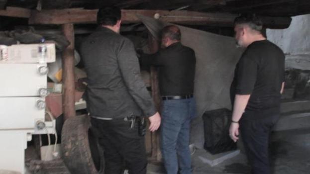 Tam 30 metrelik define tüneli! Çıkmaz sokakta planlamışlar, muhtara gidince gerçek ortaya çıktı