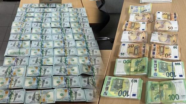 Yolcu otobüsünün buzdolabında 510 bin dolar, tırın su tankında 100 bin euro yakalandı
