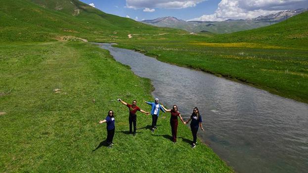 Doğaseverlerin gözdesi oldu! Şırnak, Hakkari, Van üçgeninde bir doğa harikası: Faraşin Yaylası keşfedilmeyi bekliyor!