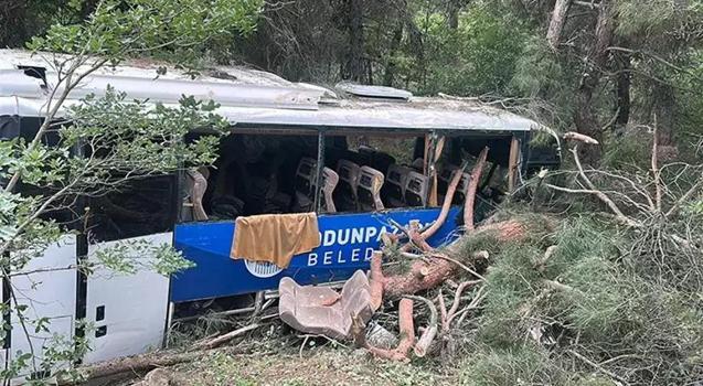 Eskişehir'da midibüs şarampole uçtu: 28 yaralı