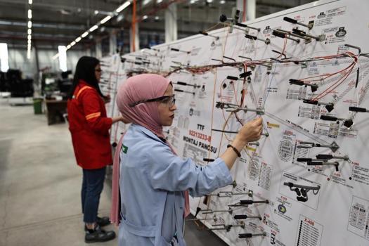 Dev yatırımda 12 fabrika üretime geçti! 37 fabrikanın inşaatı sürüyor