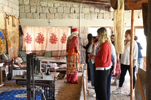 Kendi imkanlarıyla oluşturduğu müzede Hitit kültürünü yaşatıyor