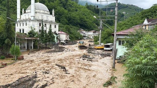Trabzon'da sel felaketi! Vali açıkladı, 1 kişi kayıp