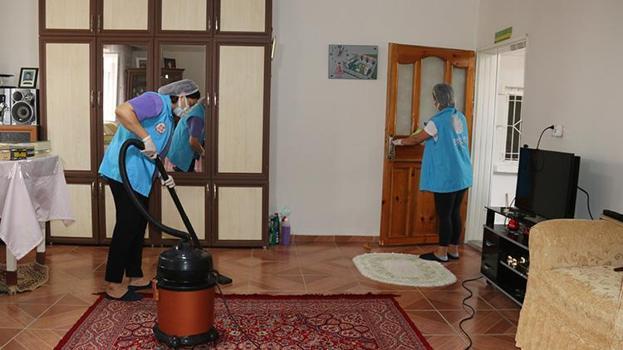 Diyarbakır'da büyük 'Vefa'! Yaşlıların evine gidip bayram temizliği yaptılar