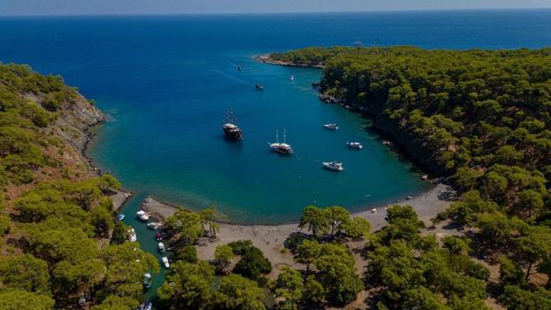 Bakan Ersoy müjdeyi verdi: Ücretsiz halk plajı sayısı 19'a yükseldi