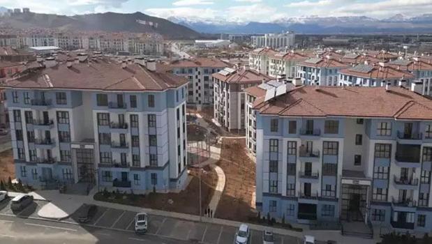 Bakan Kurum görüntüleri paylaştı: Konutlar hak sahiplerine teslim ediliyor