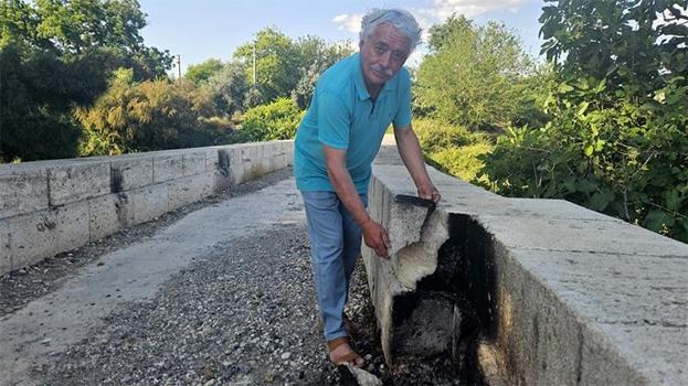 Antalya'da Roma döneminde yapılan Soğucaksu Köprüsü'ne mangalcılar acımadı