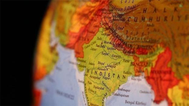 Hindistan'da yolcu uçağı düştü! 100'den fazla yolcu taşıyordu