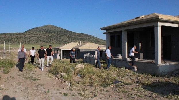 Aksaray'da ev sahibi olma hayali kuran köylüler dolandırıldı! Müteahhit hafriyattan sonra kayboldu