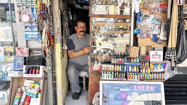 Hataylı çakmak doktoru baba, 2 metrekarelik dükkanla 3 evladını okutarak meslek sahibi yaptı