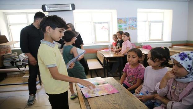 Siirt'te görülmedi:  Babasının ilk görev yeri için kampanya düzenledi