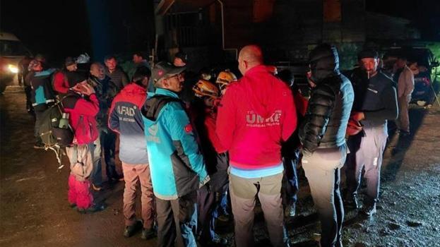 Trabzon'da 75 dağcının kaybolduğu haberi şehri karıştırdı! Buzul kütlesi dağcıların rotasını değiştirdi