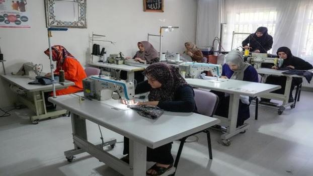 Diyarbakır Sıfır Atık projesini benimsedi! Artık kumaşlarla giysi üretiyorlar