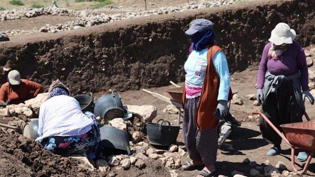 Dünya Diyarbakır'dan öğrenecek! İşçi kadınlar gizli hazineyi çıkardı, tarihi değiştirecek