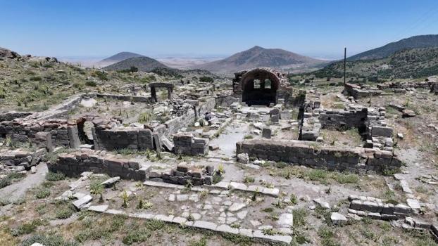 Karaman'da kazı bölgesinde 15 tane bulundu: Hazine iki yıl boyunca fark edilmedi: