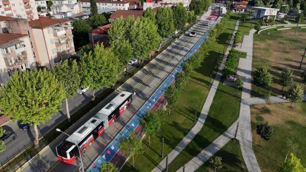 Türkiye'de ikinci şehir Sakarya oldu! Metrobüsler ilk seferini yaptı
