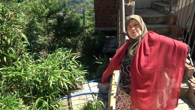 Rusya'dan getirip mahalle arasına diktiler! Rize'de evleri binaları sardı: Köylü isyan etti