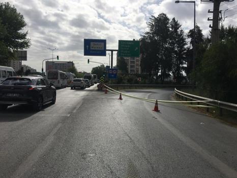 Alevler yola doğru ilerliyor! Aydın-İzmir Otoyolu trafiğe kapatıldı