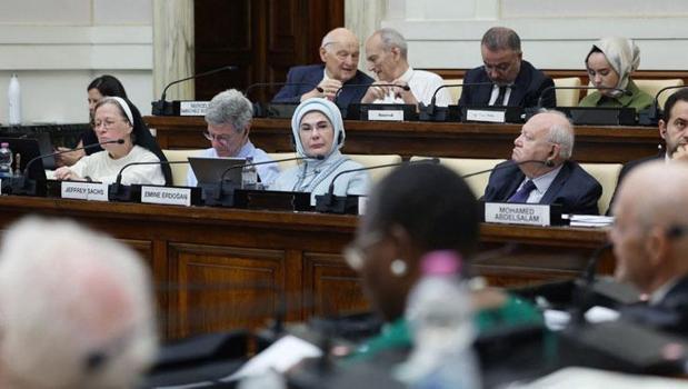 Emine Erdoğan, Vatikan'da 'Dünya 5'ten büyüktür' mesajı verdi
