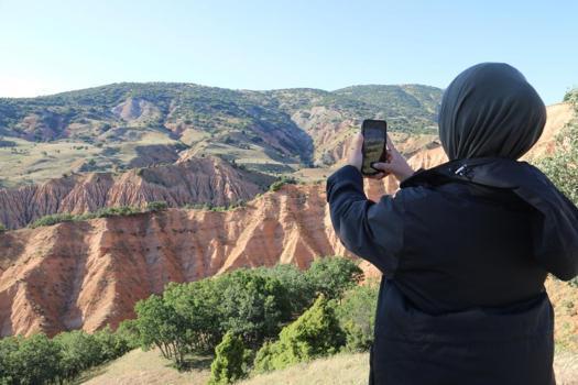 Sivas'ta köye 3 kilometre uzakta keşfedildi: İsmini şeytan koydular görüntüsü büyülüyor!