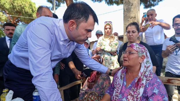 Bakan Kurum orman yangınında zarar gören köyleri ziyaret etti