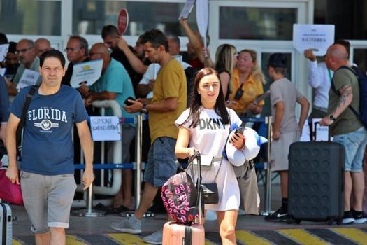 Antalya'da fiyatlar ucuzladı ama oteller dolmadı! Turizmciler sezondan ümitsiz